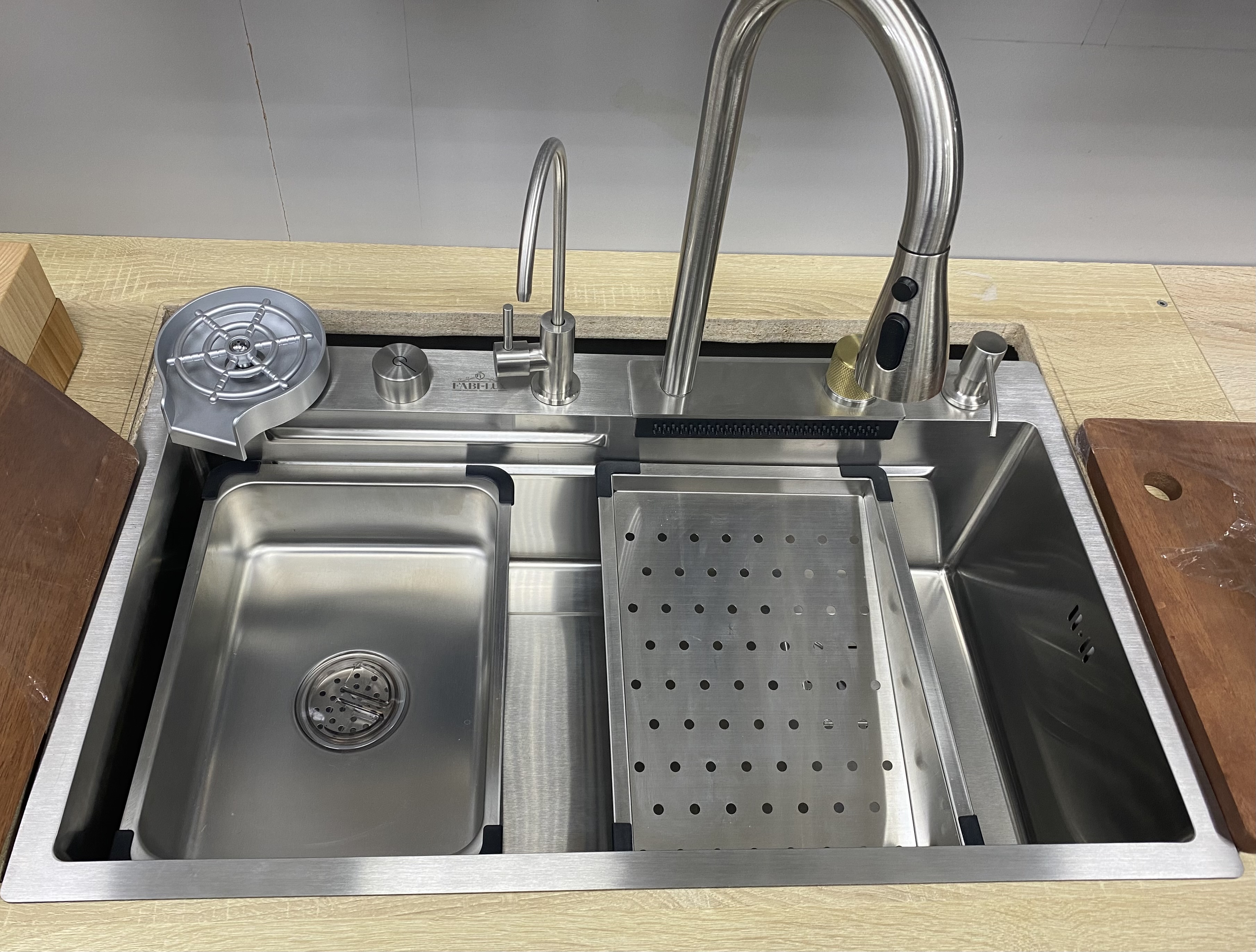 FABIA- Profi  мойка для кухни  75x46  сатин,+фильтр + ринзер   