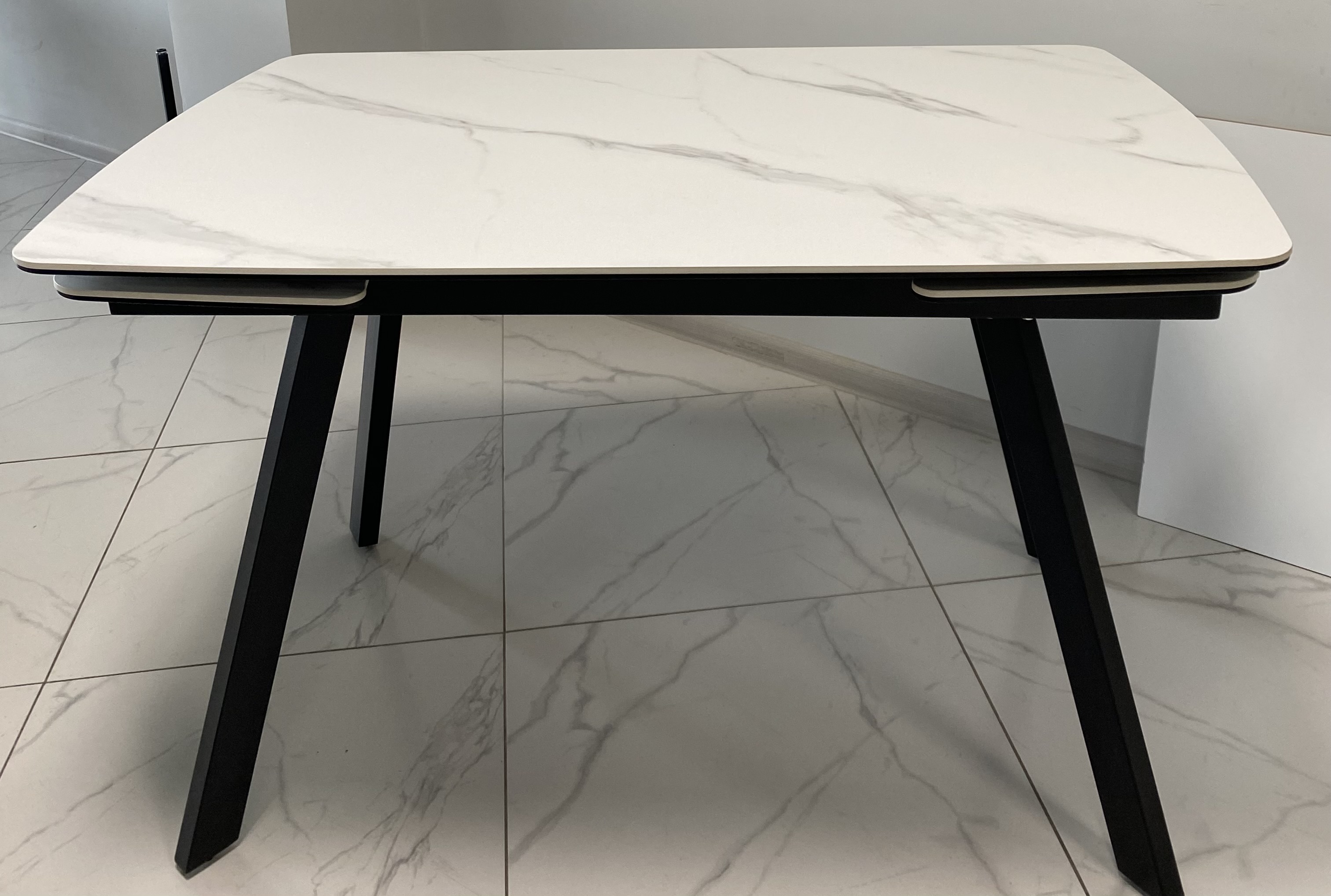 Стол ЛОКИ (120x80) Arcana White Grey/ черное подстолье/черная рама // Дагни черная